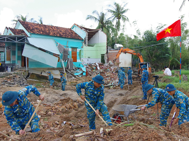 Bộ đội Phòng không - Không quân thần tốc khởi công xây dựng nhà cho người dân vùng lũ